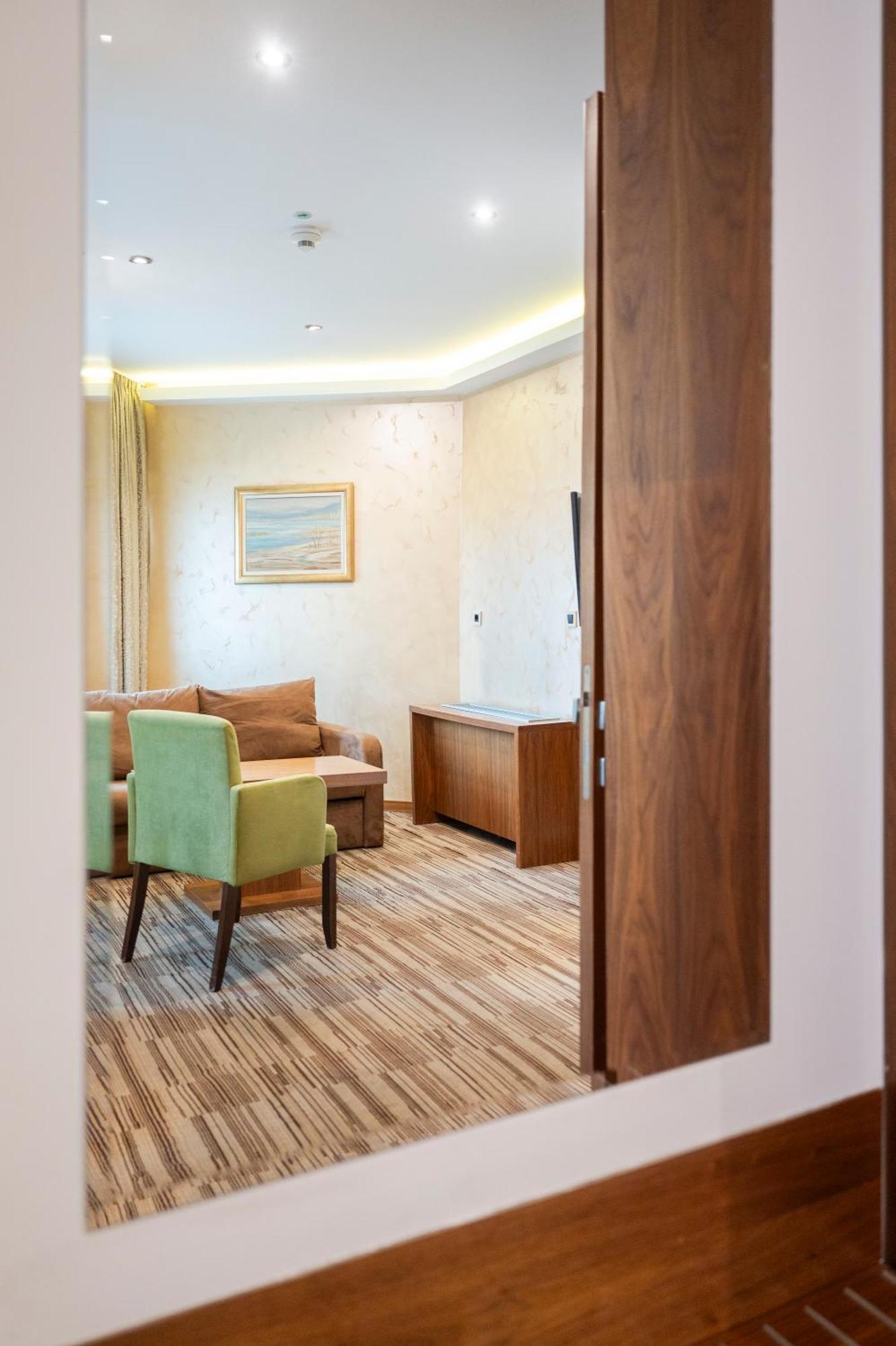 Hotel Bistrik City Center Sarajevo Bagian luar foto