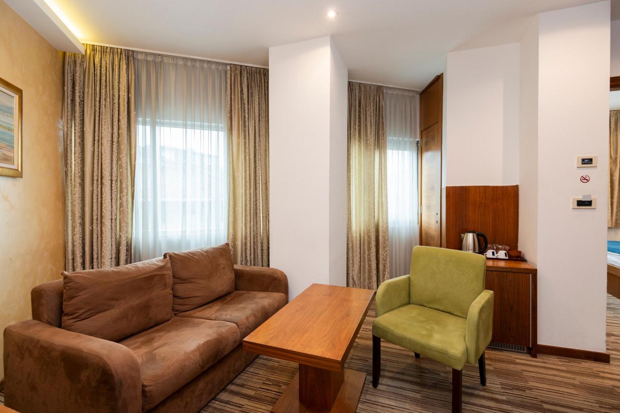 Hotel Bistrik City Center Sarajevo Bagian luar foto