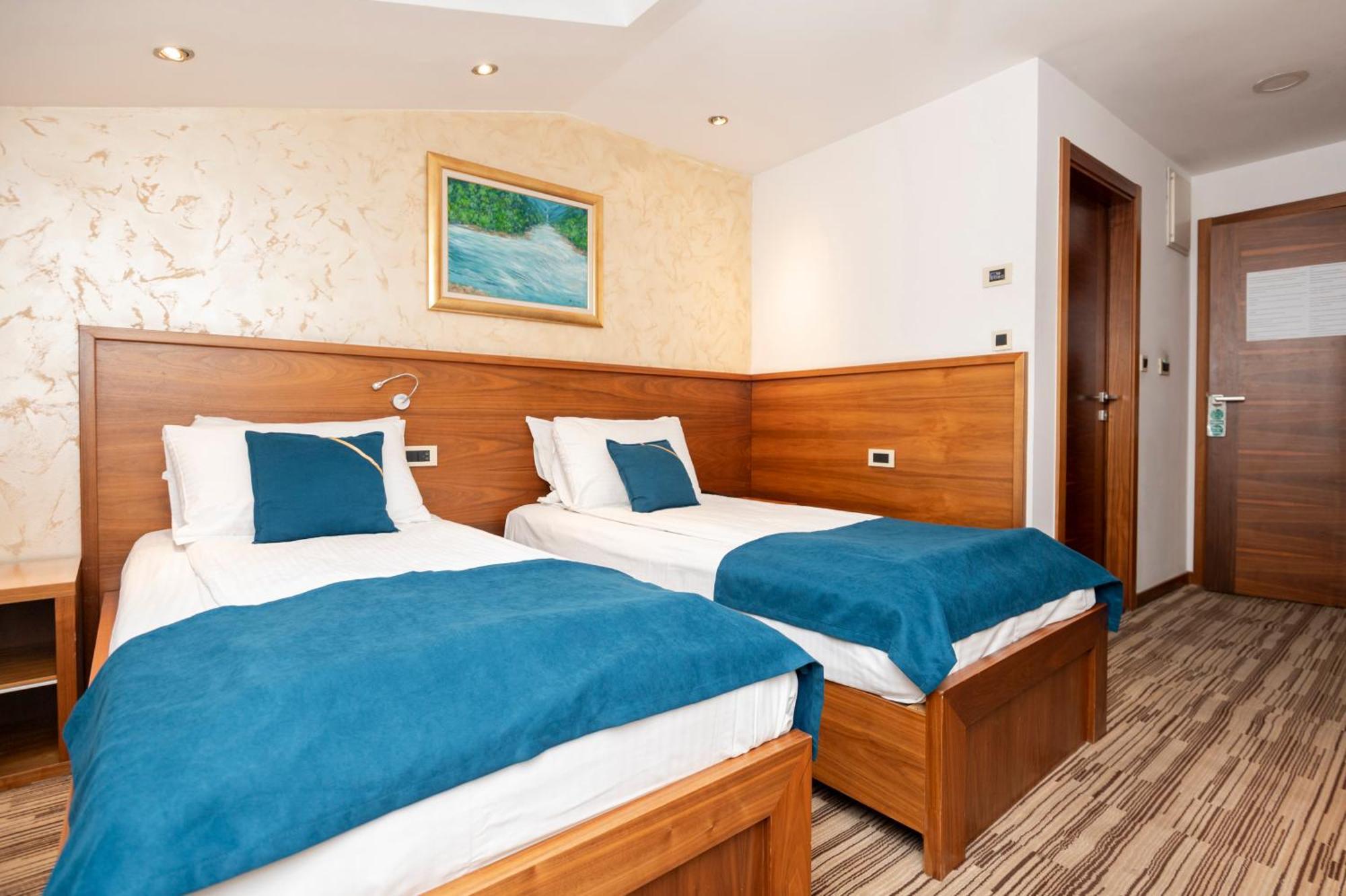Hotel Bistrik City Center Sarajevo Bagian luar foto