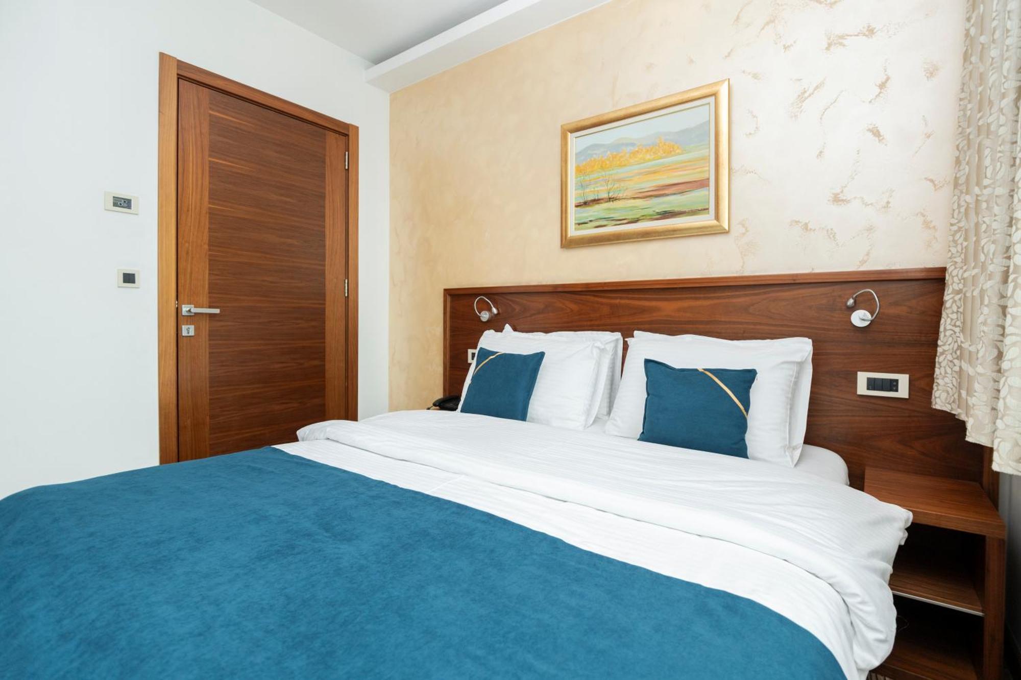 Hotel Bistrik City Center Sarajevo Bagian luar foto