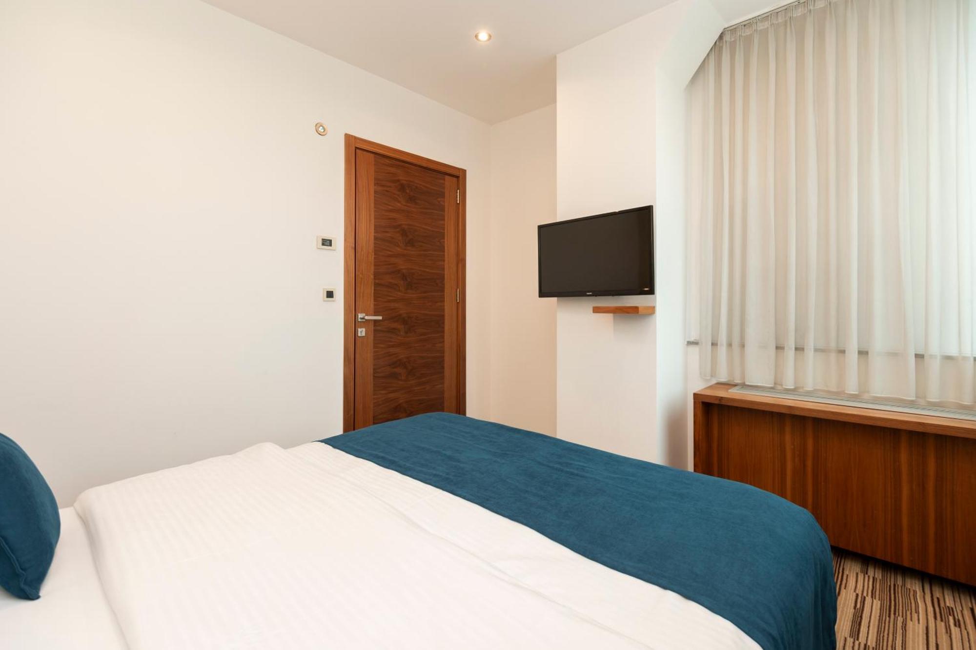 Hotel Bistrik City Center Sarajevo Bagian luar foto